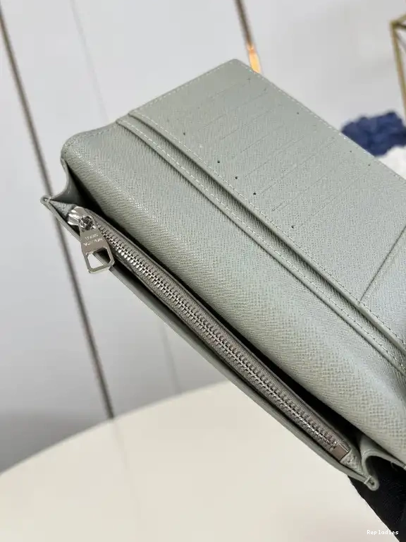 Cheap VUITTON BRAZZA LOUIS WALLET-10*19*2cm 0521